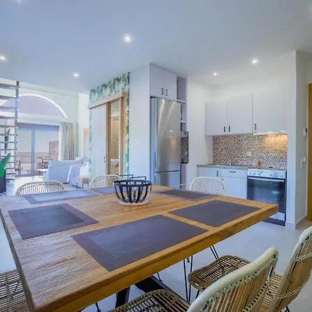 La Perla Di Barla Seafront Apartment *