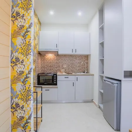 La Perla Di Barla Seafront Apartmán *