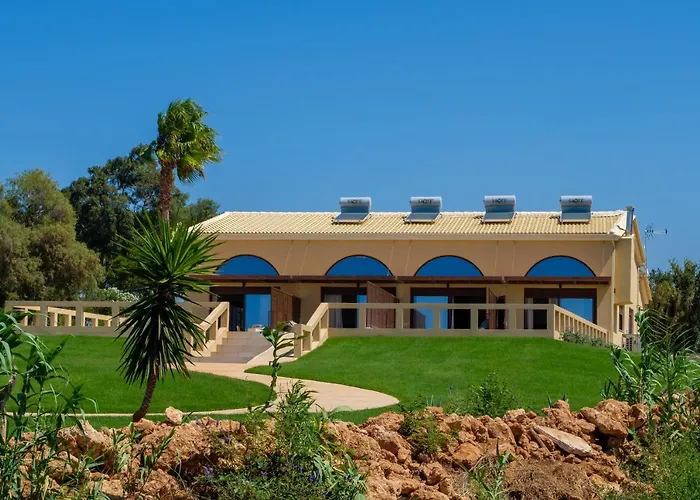 La Perla Di Barla Seafront * Kánalos