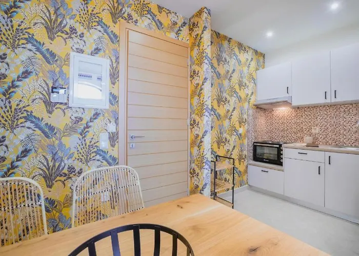 La Perla Di Barla Seafront Apartment *