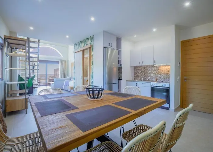 La Perla Di Barla Seafront Apartment *